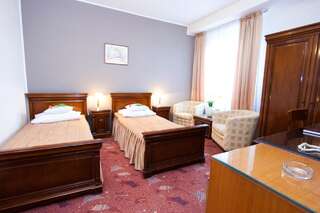 Отель Hotel Onix Клуж-Напока Двухместный номер с 2 отдельными кроватями-3