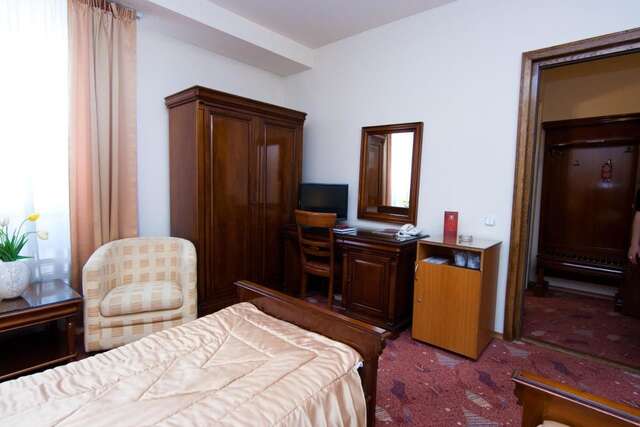 Отель Hotel Onix Клуж-Напока-28