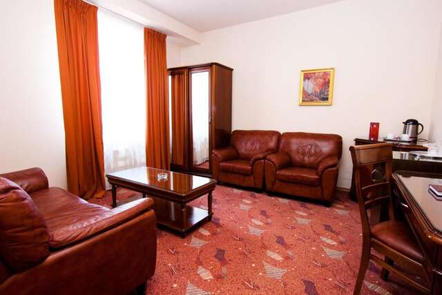 Отель Hotel Onix Клуж-Напока-33