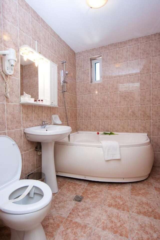 Отель Hotel Onix Клуж-Напока-34
